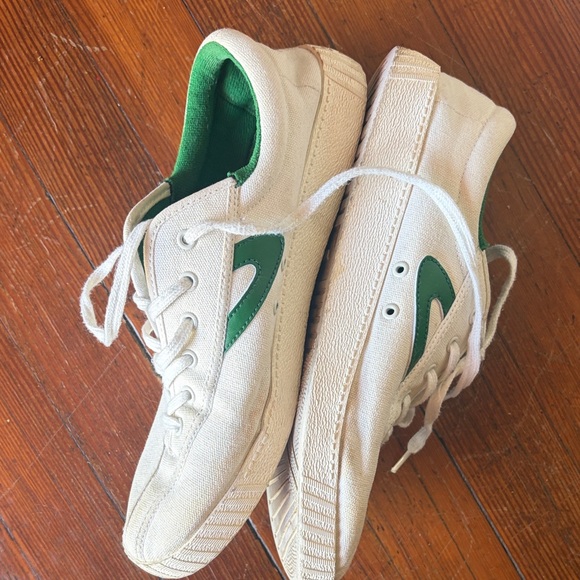 VintageTretorn Canvas Sneakers with Green Accents - Picture 2 of 6
